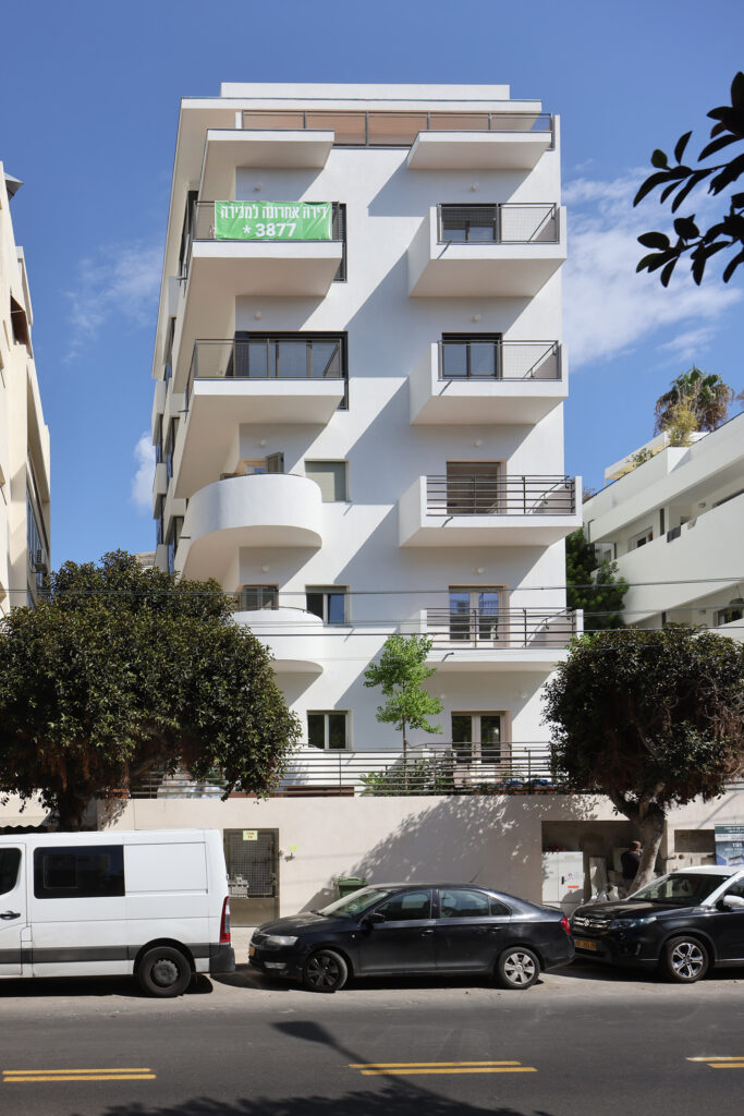בן יהודה 216 (2)